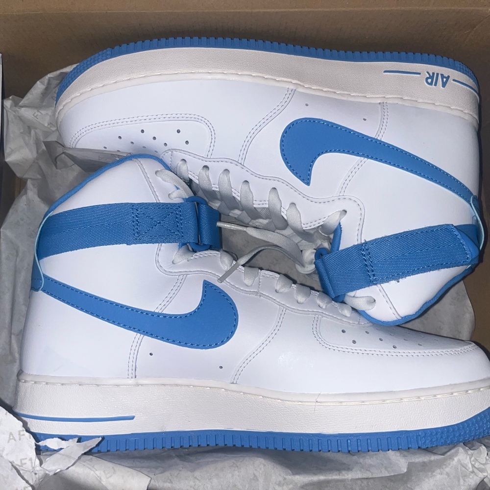 Wmns Air Force 1 High 'White University Blue' size 11.5 (men’s 10)